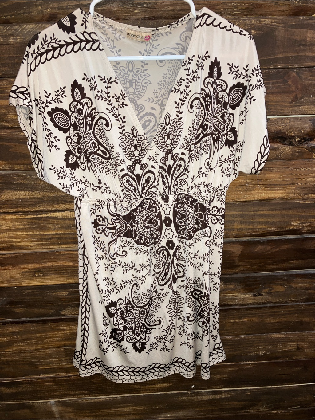 Body Central White Tunic With Dark Brown Paisley Print